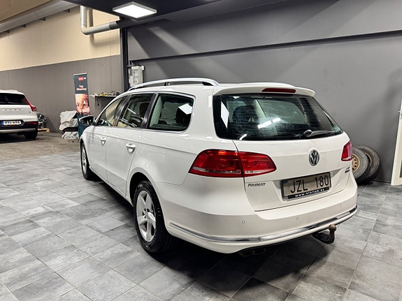 Volkswagen Passat 4 of 10