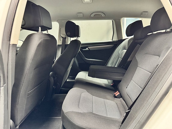 Volkswagen Passat 6 of 10