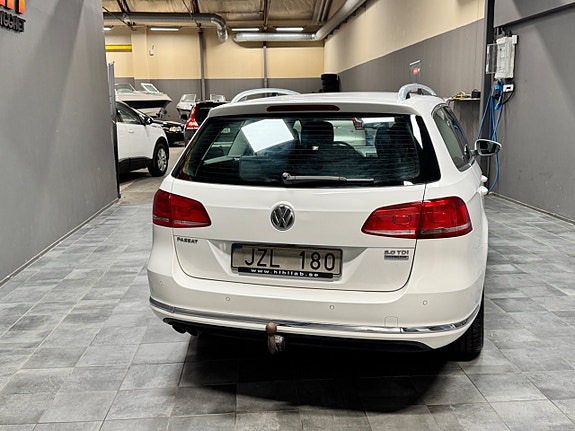 Volkswagen Passat 3 of 10