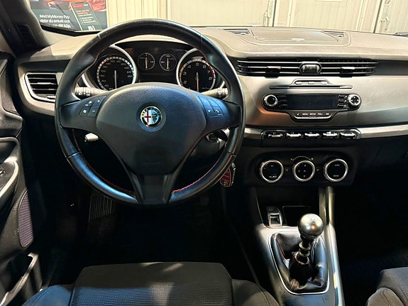Alfa Romeo Giulietta 9 of 13
