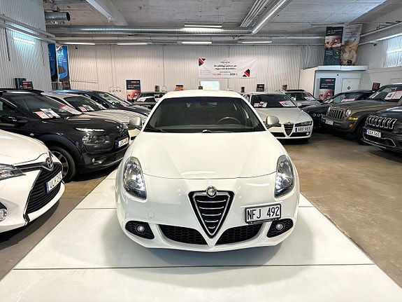 Alfa Romeo Giulietta 3 of 13