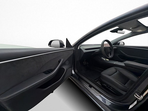 Tesla Model 3 11 of 30
