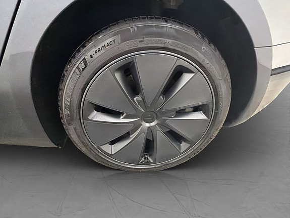 Tesla Model 3 30 of 30