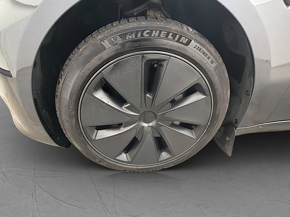 Tesla Model 3 29 of 30