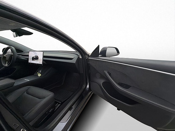 Tesla Model 3 22 of 30
