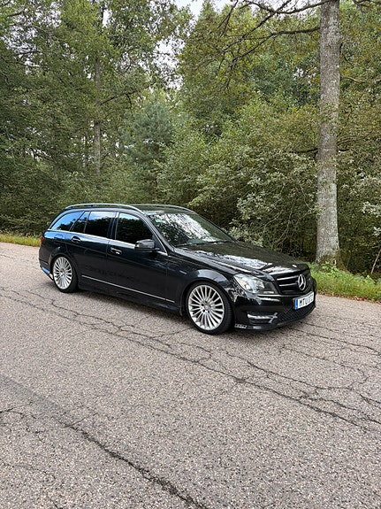 Mercedes-Benz C200 4 of 6