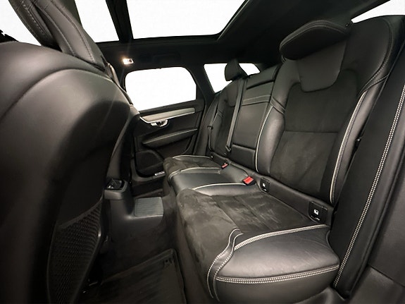 Volvo V90 27 of 30