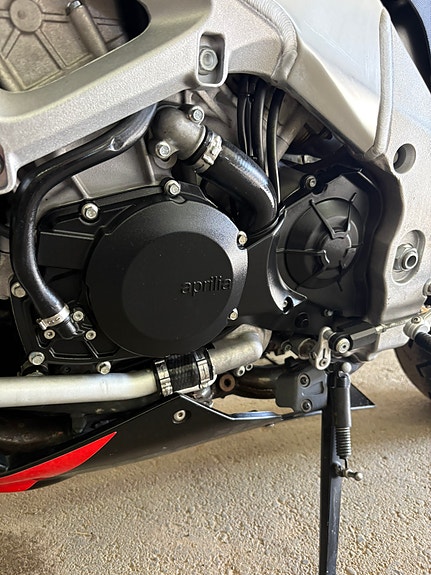 Aprilia Tuono V4 R 6 of 13