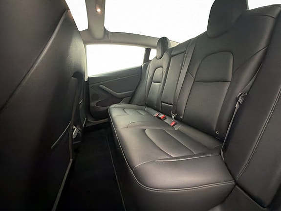 Tesla Model 3 24 of 30