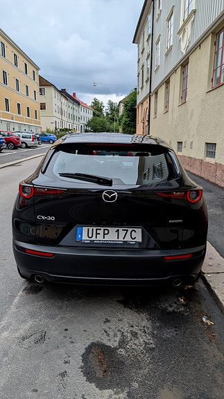 Mazda CX-30 4 of 15