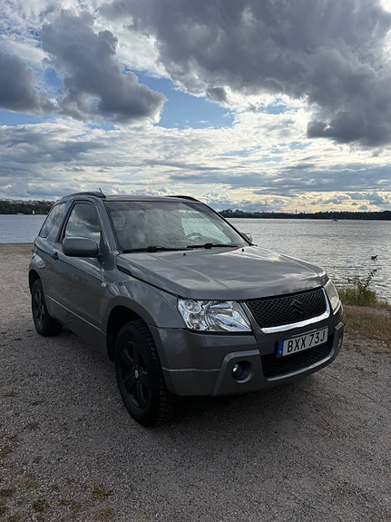 Suzuki Grand Vitara 4 of 9