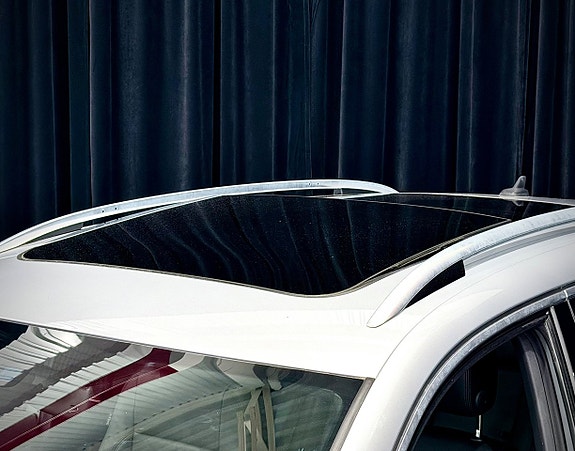 Volkswagen Tiguan 4 of 30