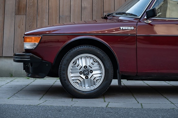 Saab 99 7 of 30