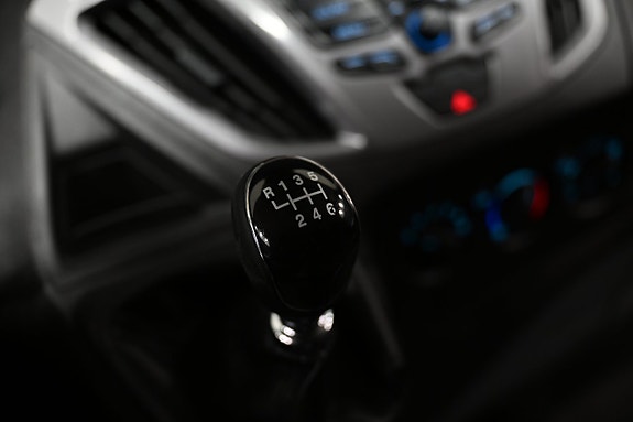 Ford Transit Custom 28 of 30