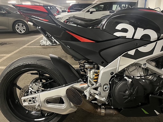 Aprilia TUONO V4 FACTORY 10 of 12