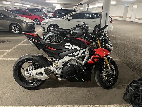 Aprilia TUONO V4 FACTORY 9 of 12