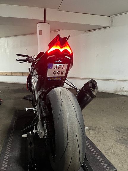 Aprilia TUONO V4 FACTORY 6 of 12