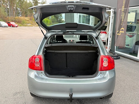 Toyota Auris 25 of 30