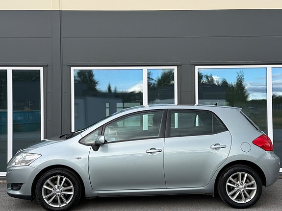 Toyota Auris 13 of 30