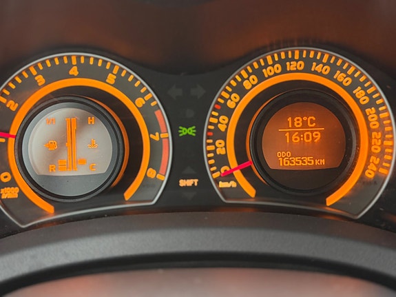 Toyota Auris 8 of 30