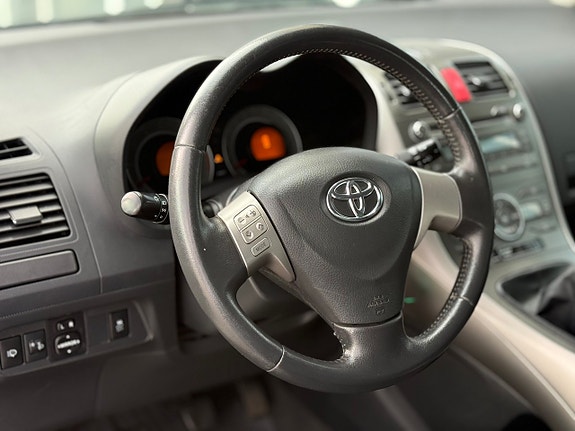 Toyota Auris 17 of 30