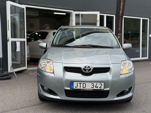 Toyota Auris 27 of 30