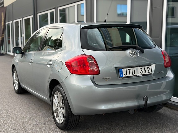 Toyota Auris 14 of 30