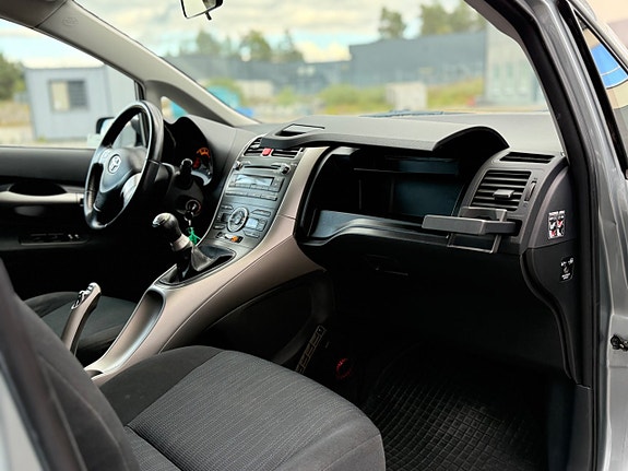 Toyota Auris 9 of 30