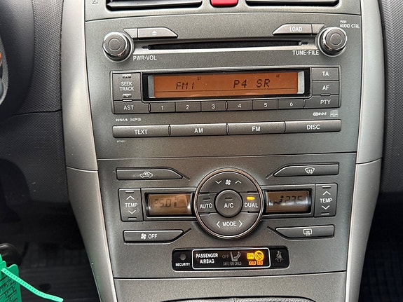 Toyota Auris 18 of 30