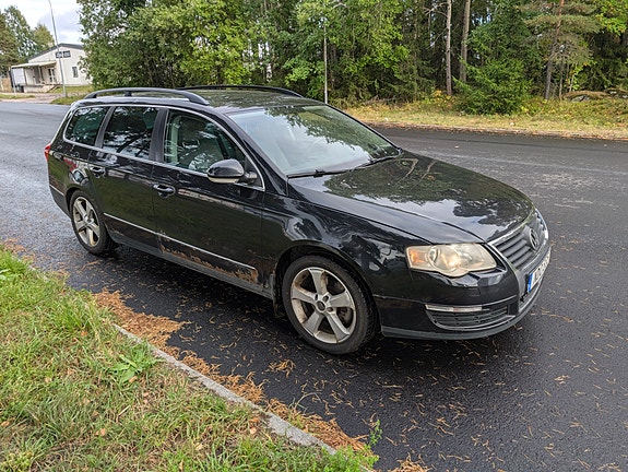 Volkswagen Passat 3 of 12