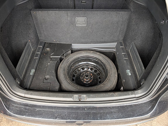 Volkswagen Passat 12 of 12
