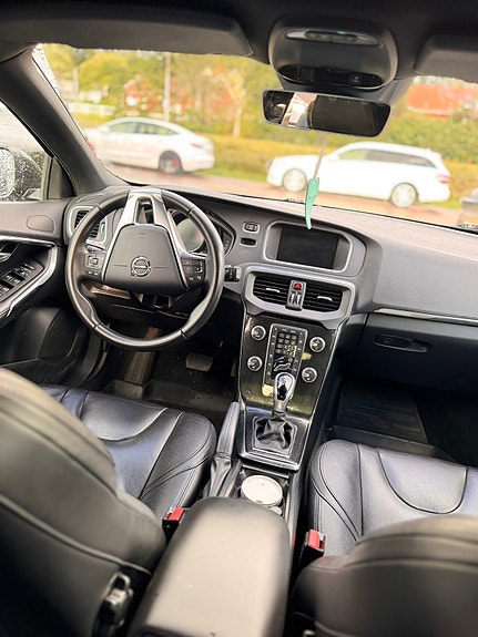 Volvo V40 4 of 5