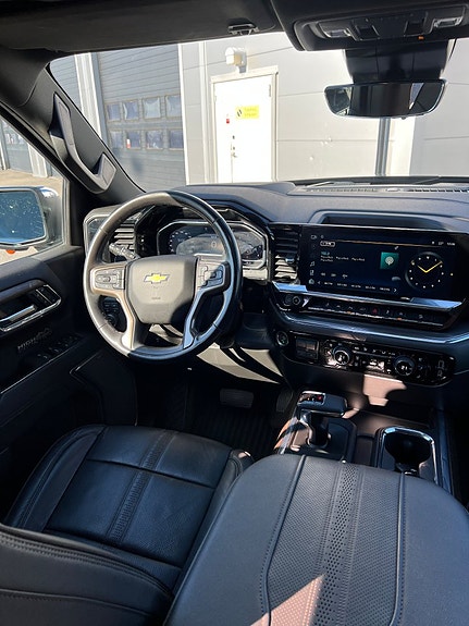 Chevrolet Silverado 1500 18 of 23