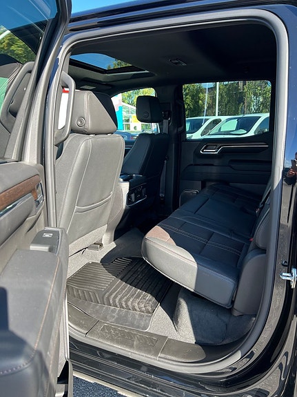 Chevrolet Silverado 1500 17 of 23
