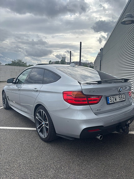 BMW 320d 4 of 5