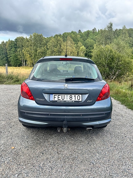 Peugeot 207 8 of 17