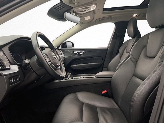Volvo XC60 13 of 30