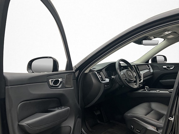Volvo XC60 12 of 30