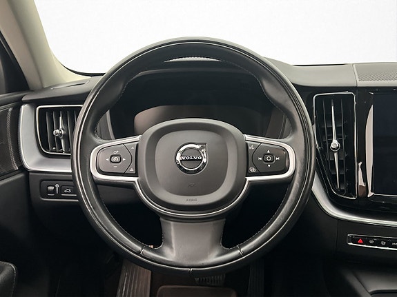 Volvo XC60 15 of 30