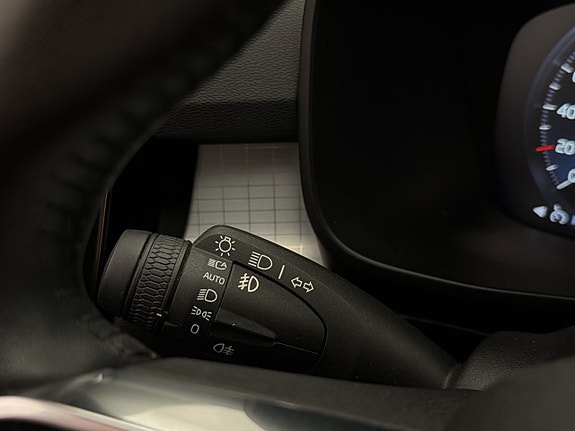 Volvo XC40 14 of 30