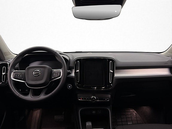 Volvo XC40 12 of 30