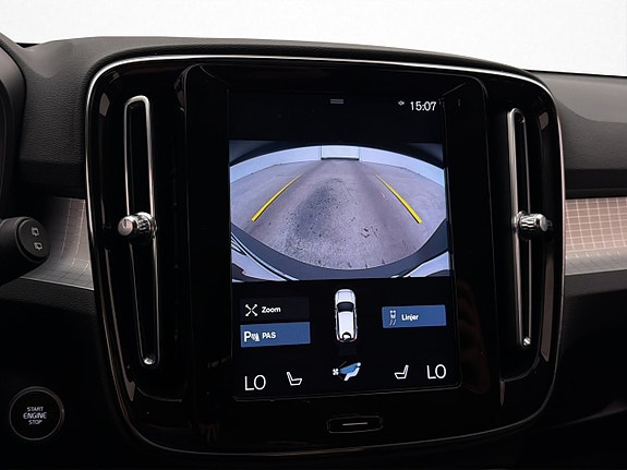 Volvo XC40 18 of 30