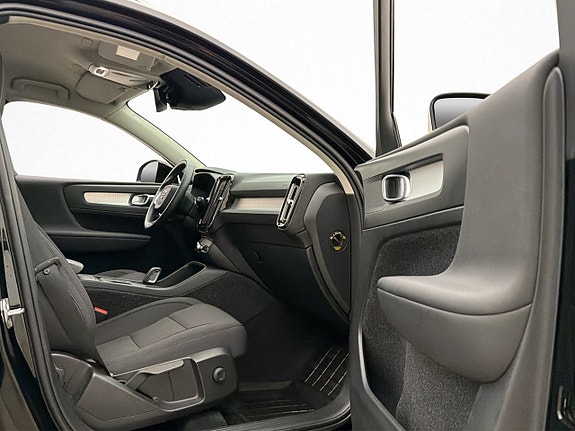 Volvo XC40 27 of 30