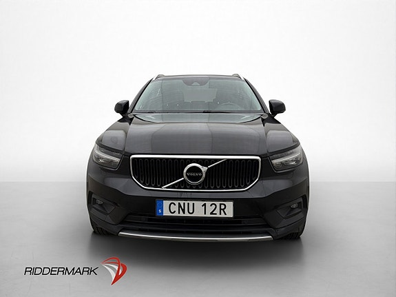 Volvo XC40 2 of 30