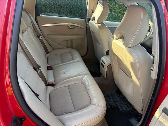 Volvo V70 11 of 15