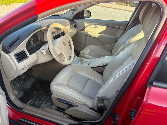 Volvo V70 8 of 15