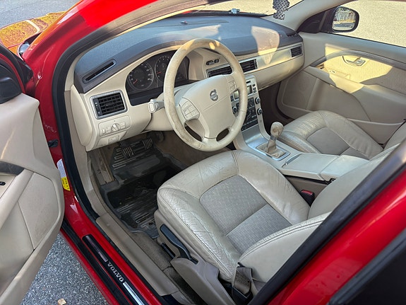 Volvo V70 13 of 15