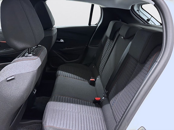 Peugeot e-208 9 of 15