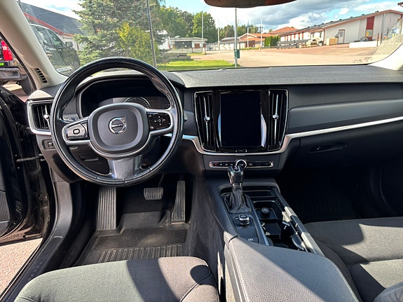Volvo V90 3 of 8