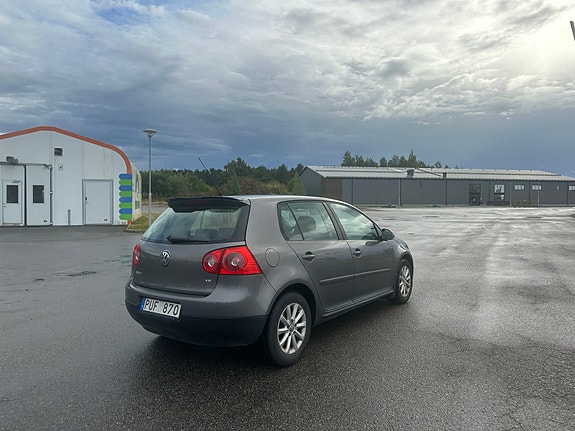 Volkswagen Golf V 6 of 7